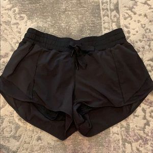 Lululemon Hotty Hot Short *2.5” w/drawstring